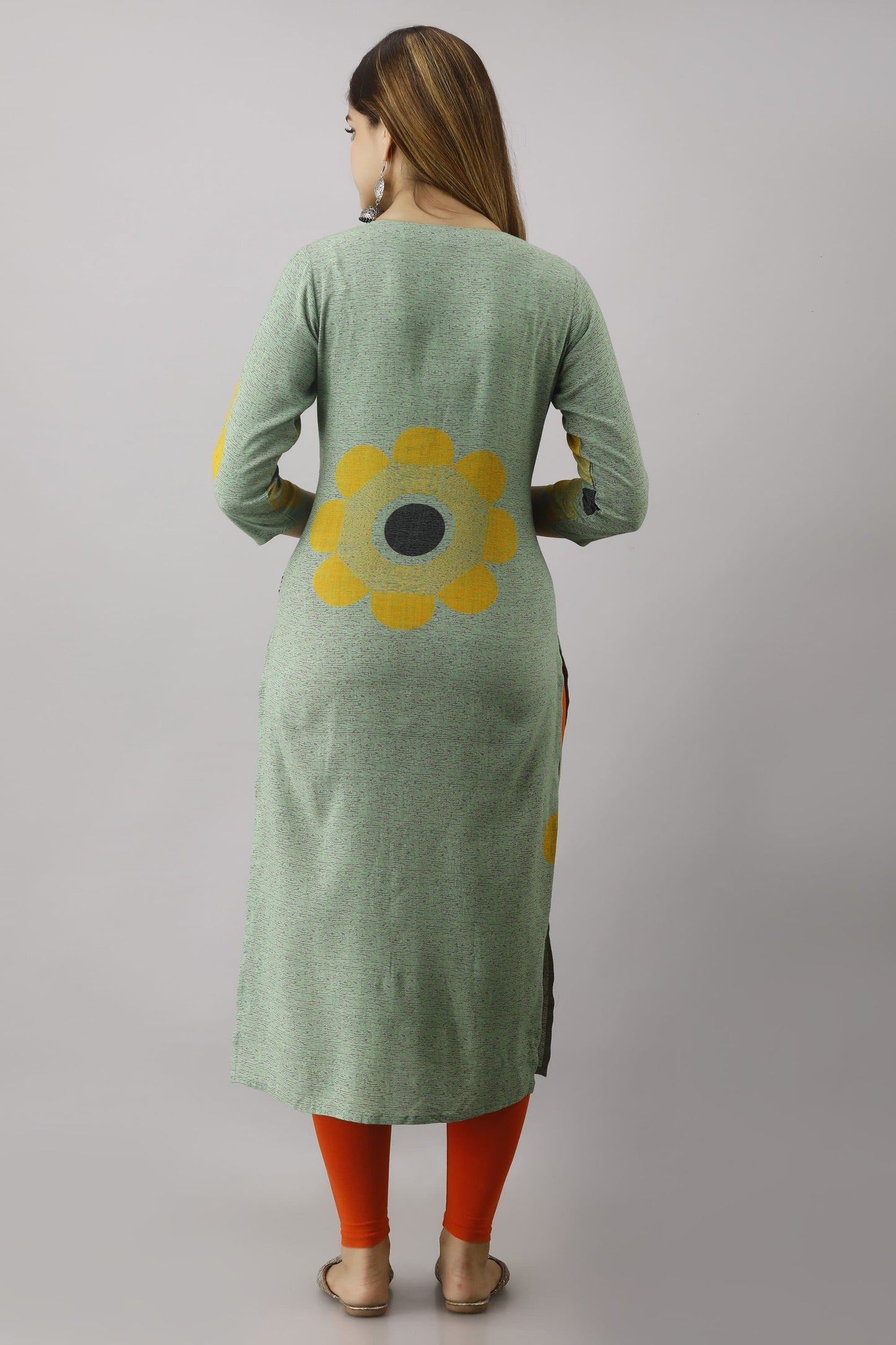 Round Neck Three Fourth Sleeve Printed Straight Kurta