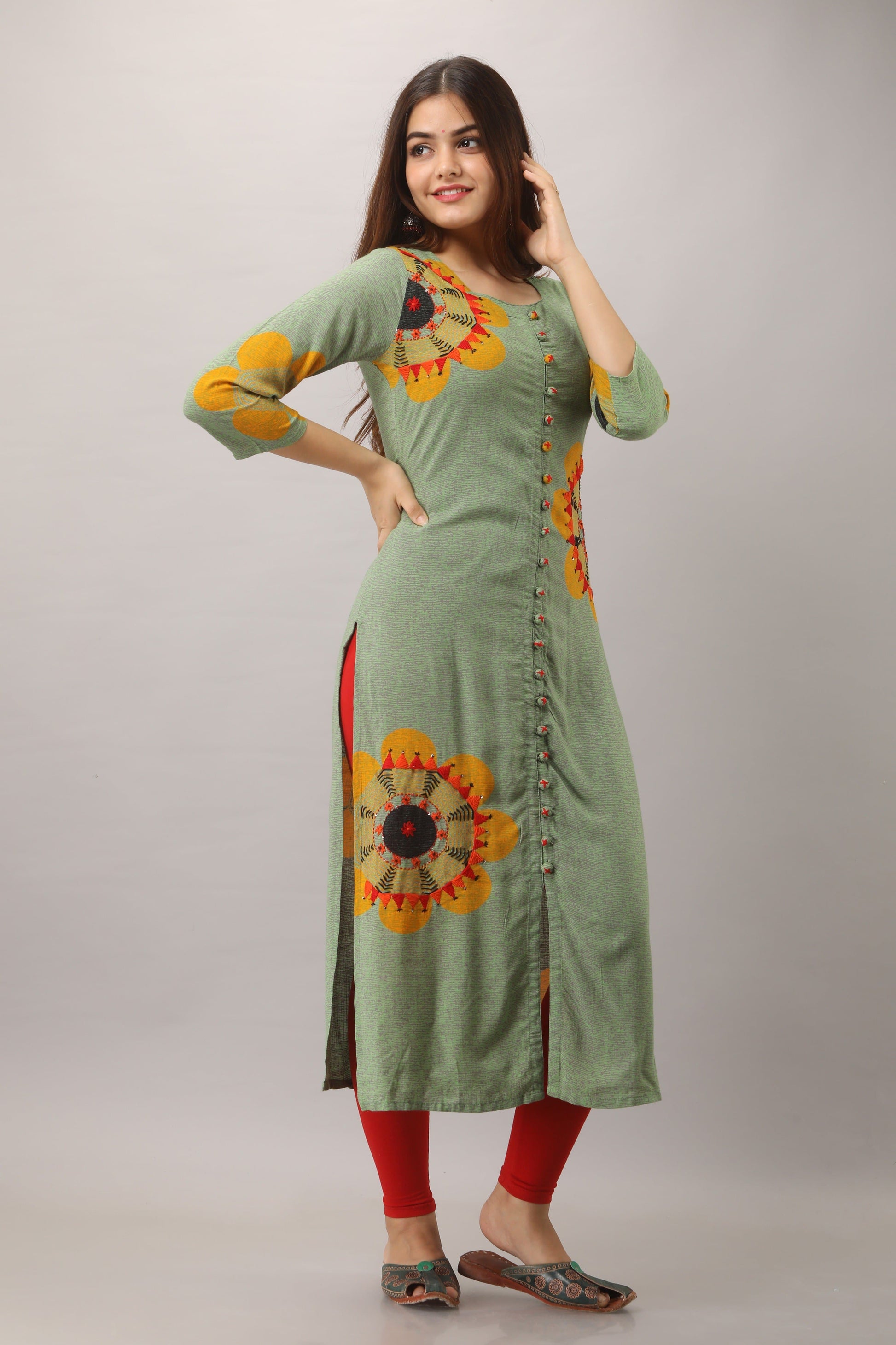 Round Neck Three Fourth Sleeve Printed Straight Kurta