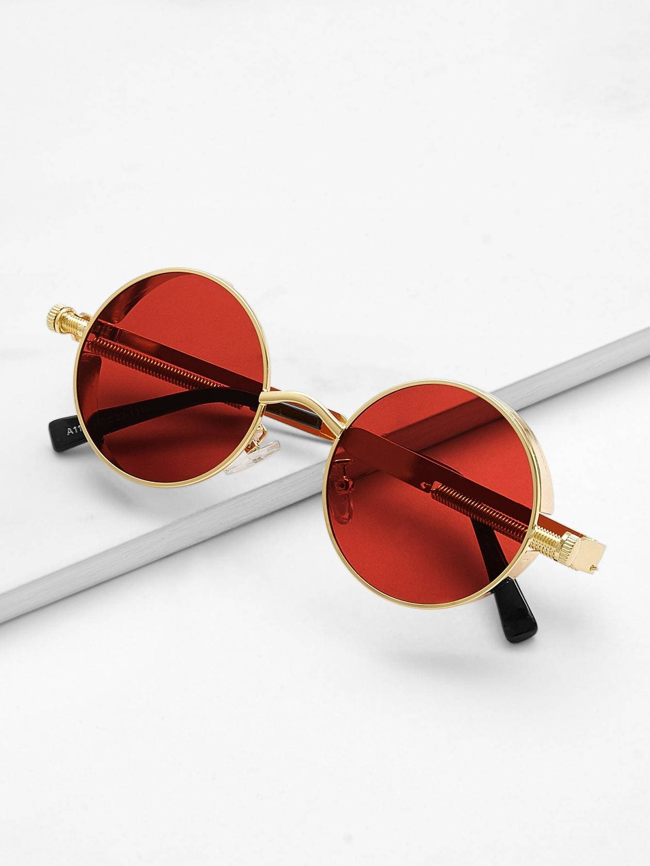 Red Metal Frame Round Lens Sunglasses