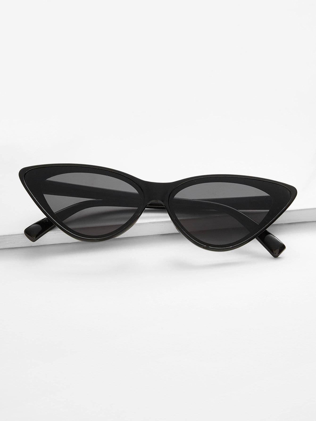 Flat Lens Cat Eye Sunglasses