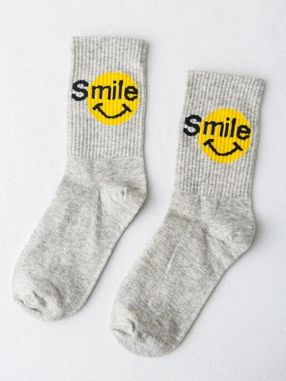 Black Smile Letter Print Socks 1pair