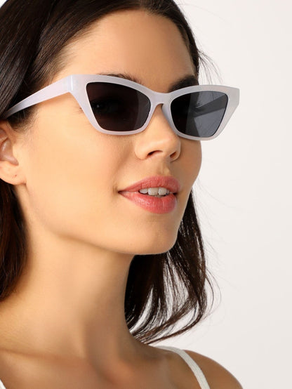 Sporty Wayfarer Style Clear Acrylic Sunglasses