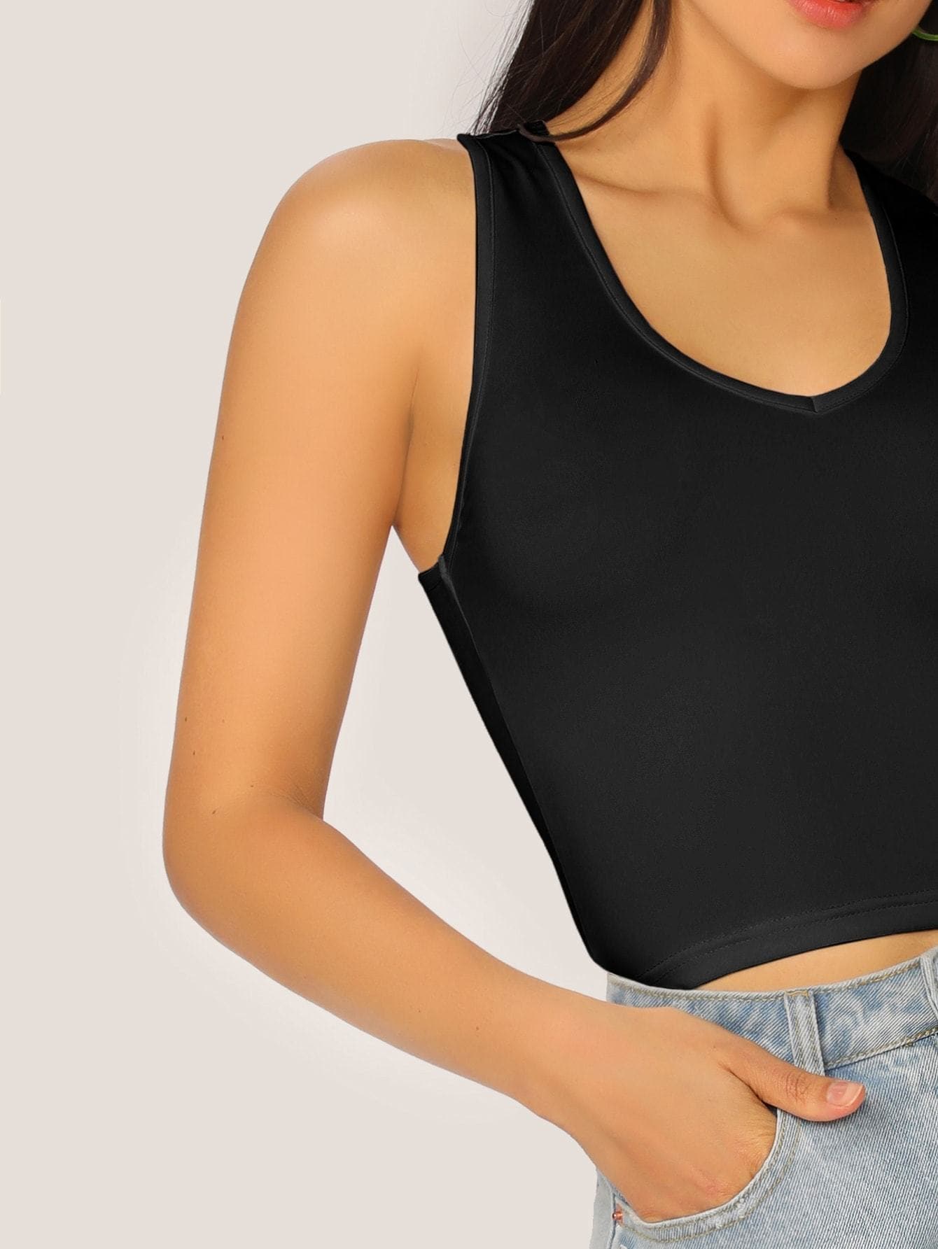 Scoop Neck Solid Fitted Tank Top - Black
