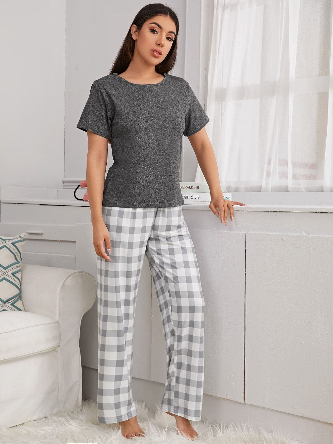 Round Neck Buffalo Plaid Short Sleeve Pyjama Sleepwear Set