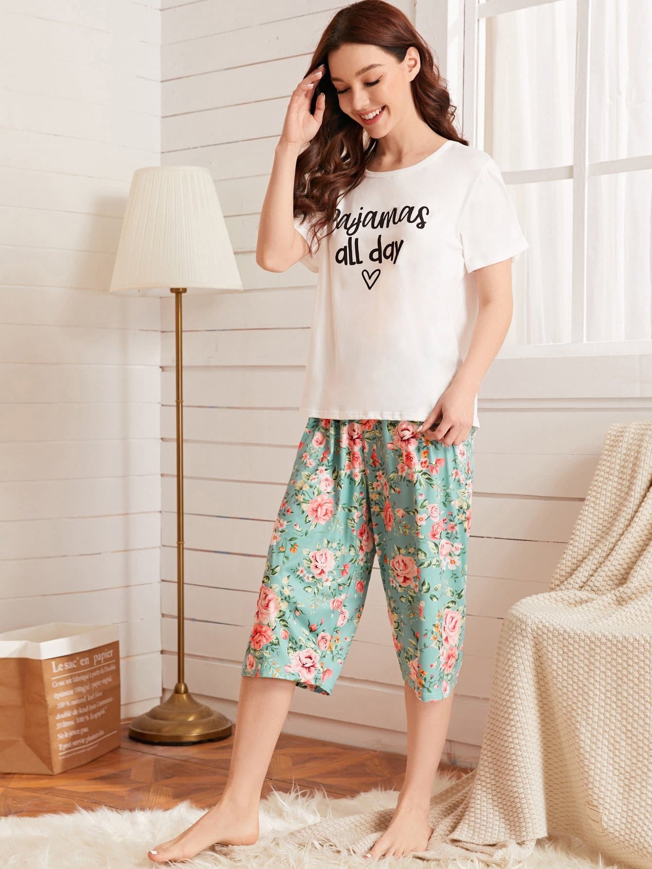 Round Neck Floral and Letter Graphic Pyjama Sleepwear Set