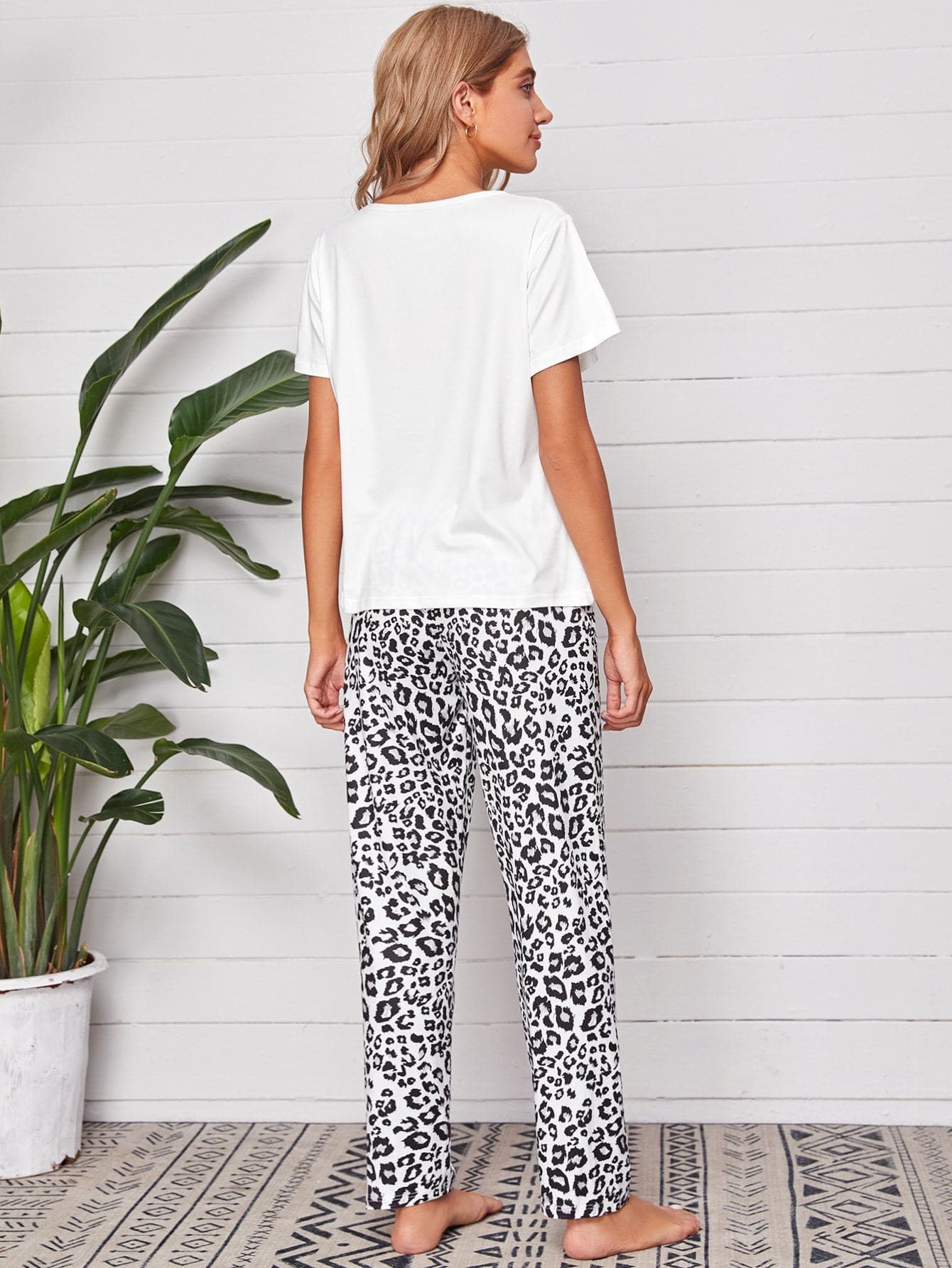 Round Neck Leopard Print Pocket Front Sleepwear Set