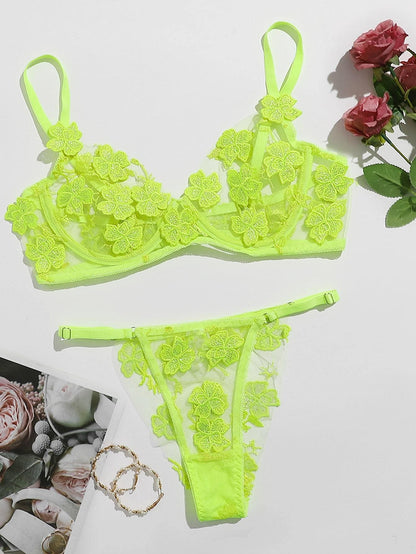 Applique Lace Underwire Lingerie Set