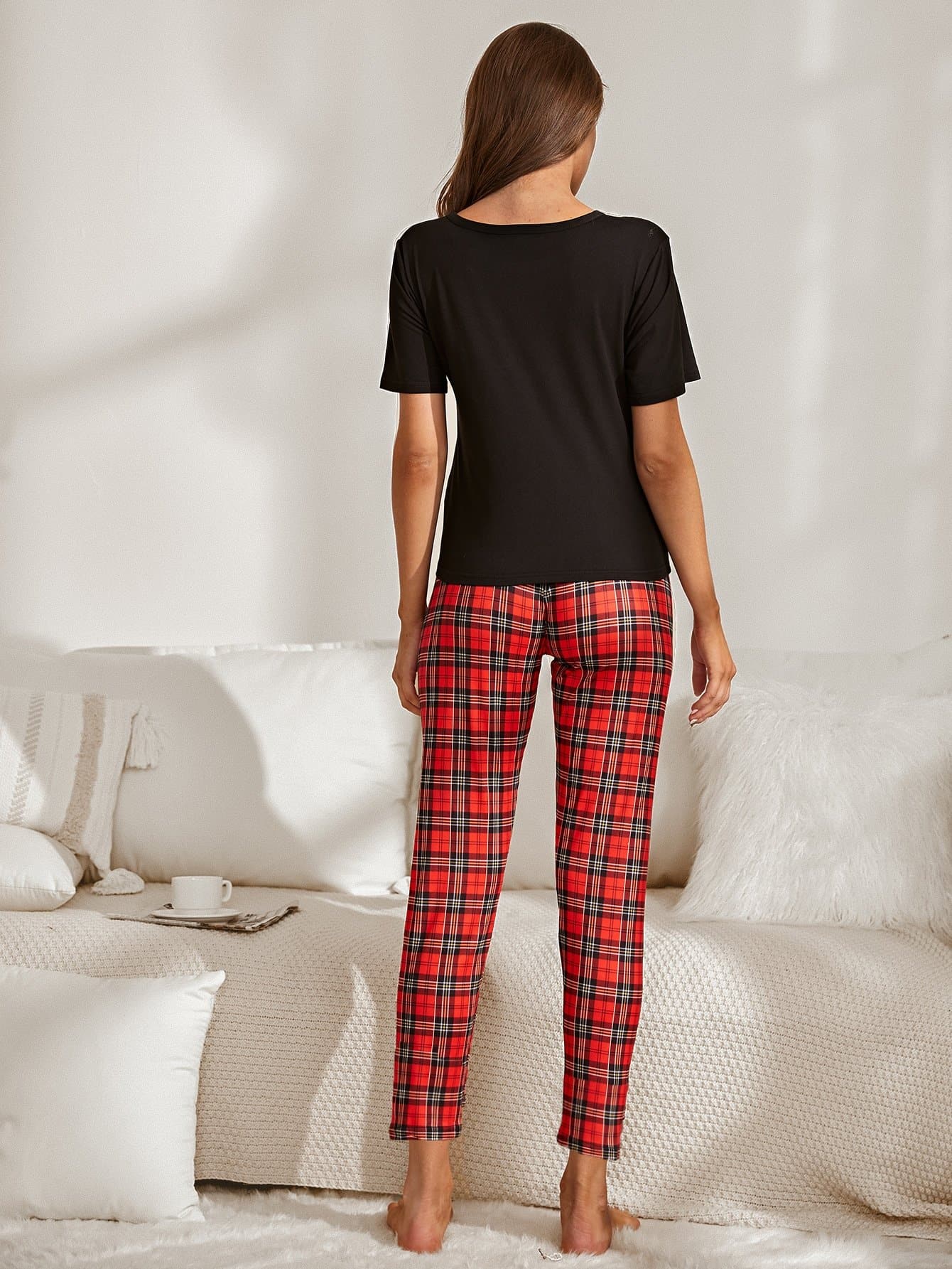 Round Neck Slogan And Plaid Print Pyjama Sleepwear Set