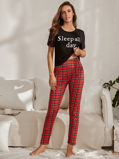 Round Neck Slogan And Plaid Print Pyjama Sleepwear Set