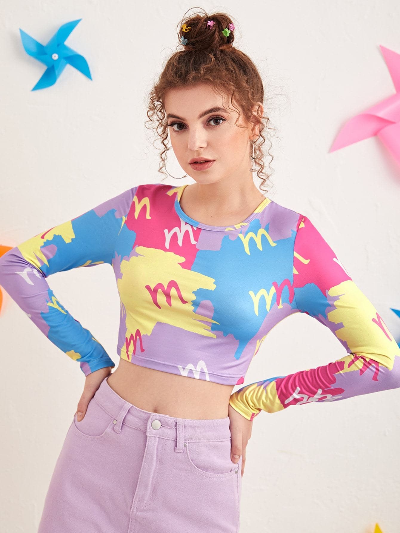 Round Neck Letter Graphic Colorblock Slim Fit Crop Top