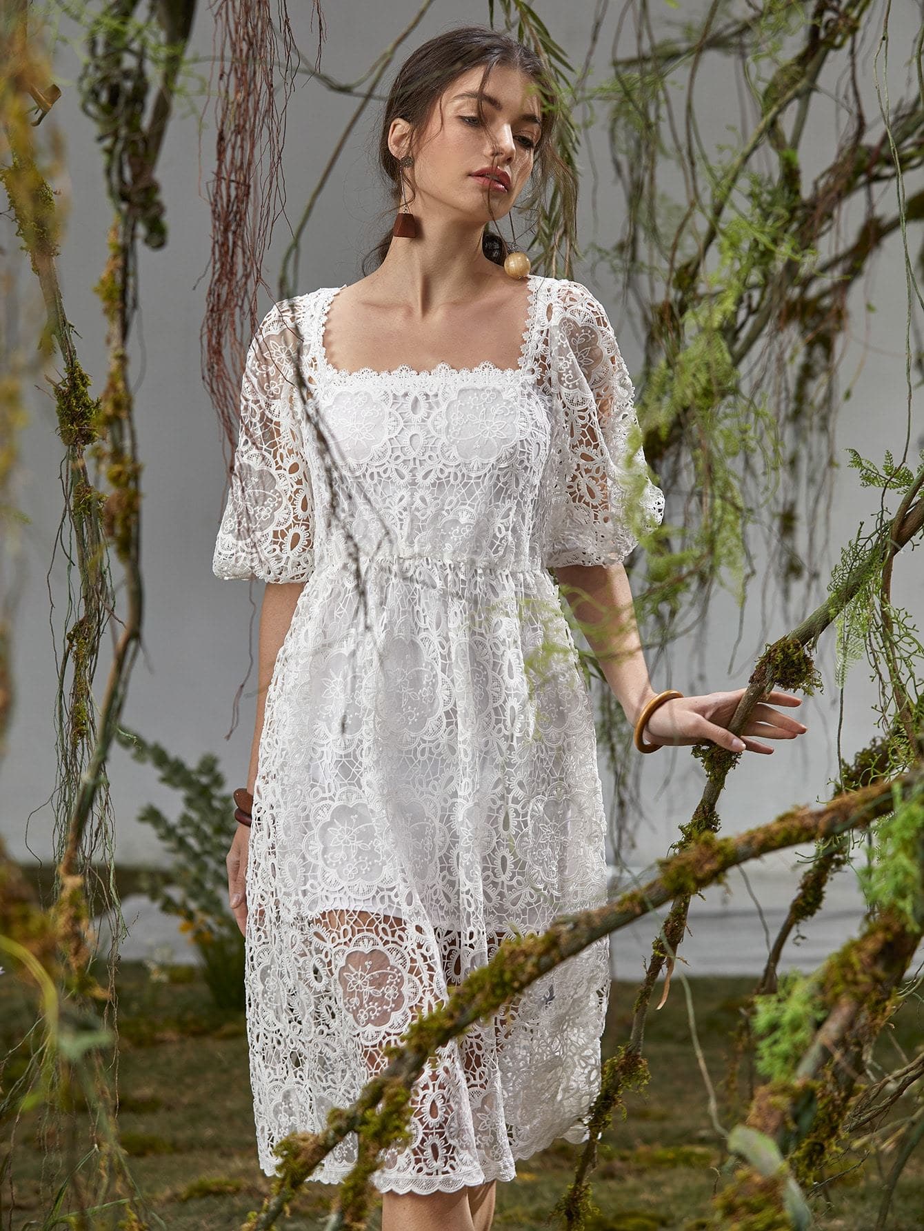 White Square Neck Lantern Sleeve Lace Dress Without Belt