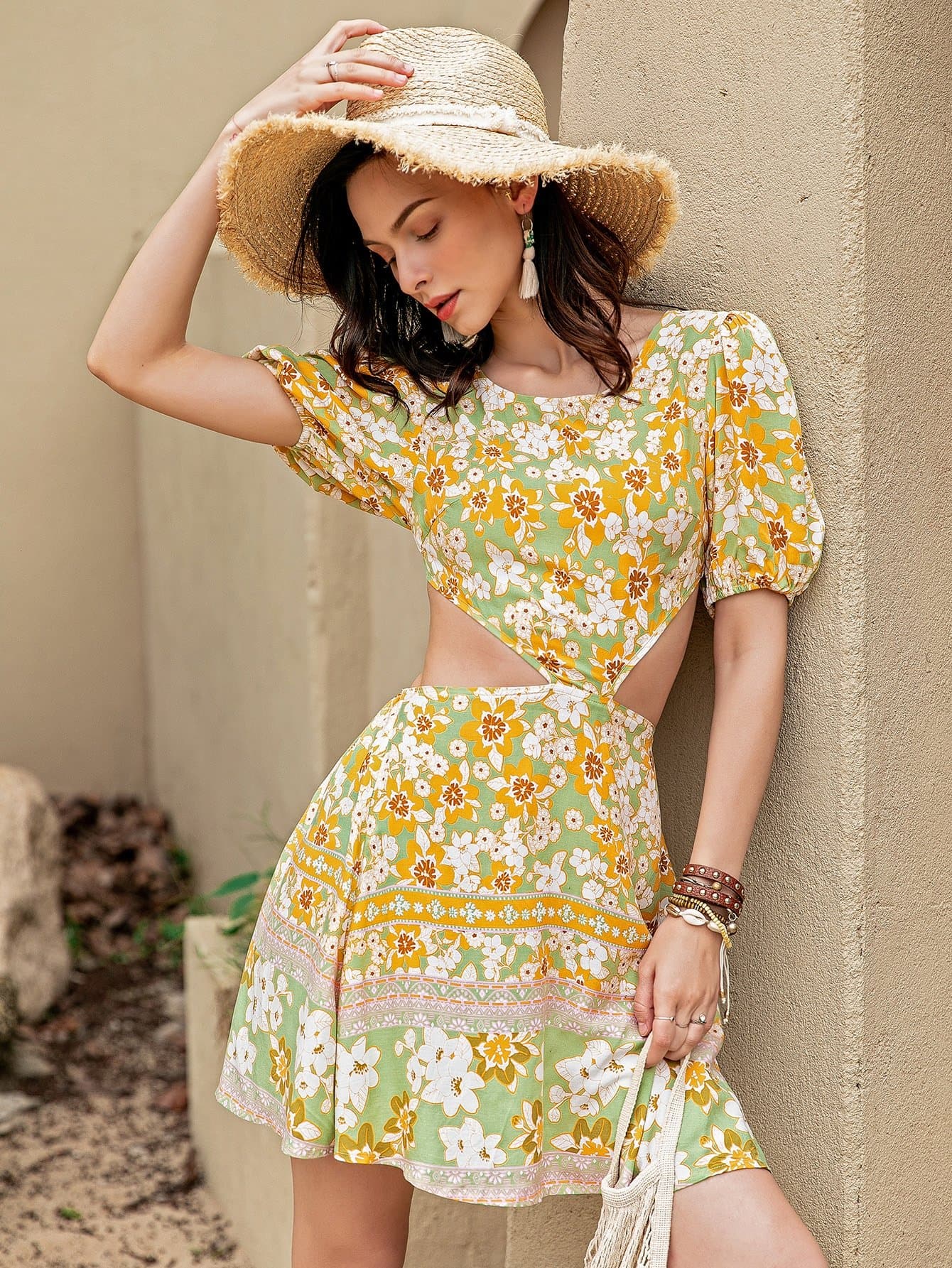 Round Neck Puff Sleeve Tied Backless Floral Mini Dress