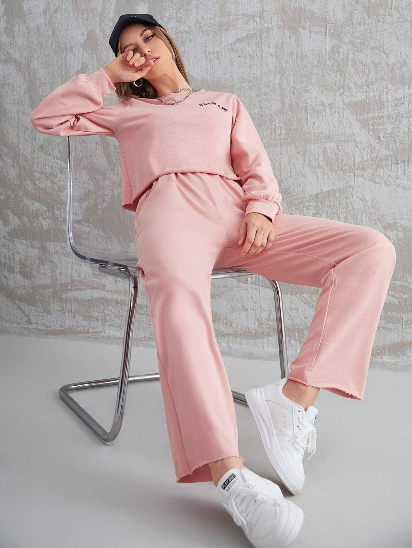Pink Round Neck Letter Graphic Crop Sweatshirt With Sweatpants