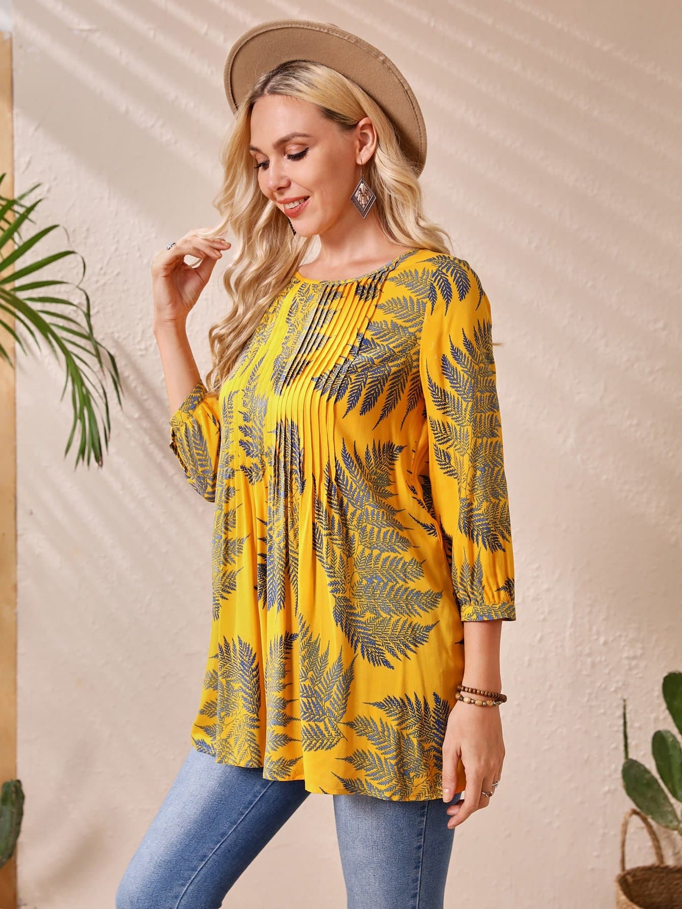 Round Neck Three Quarter Sleeve Tropical Print Pleated Blouse Top