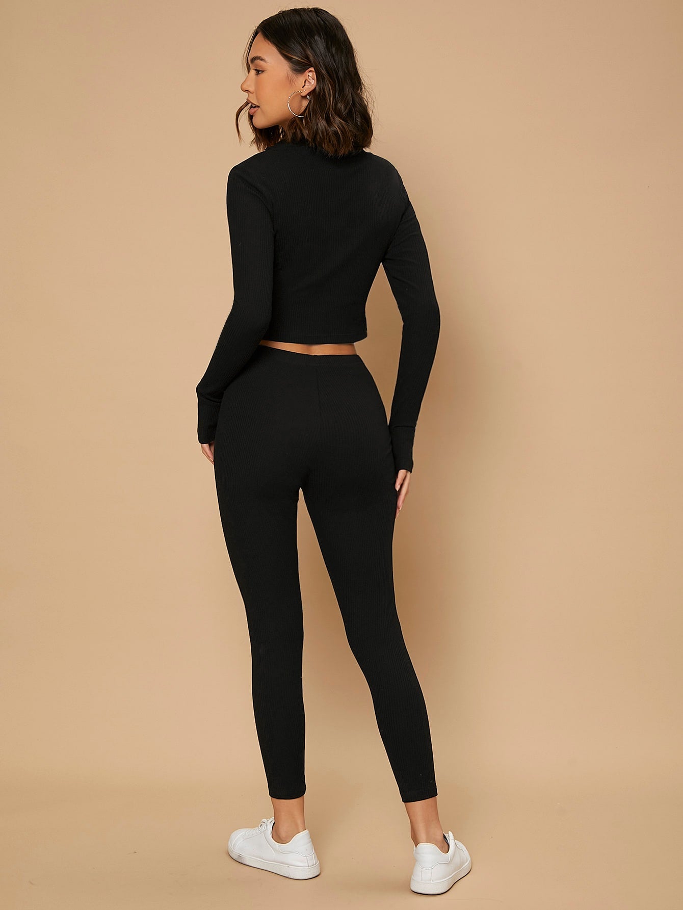 Black Cut Out Front Solid Leggings –