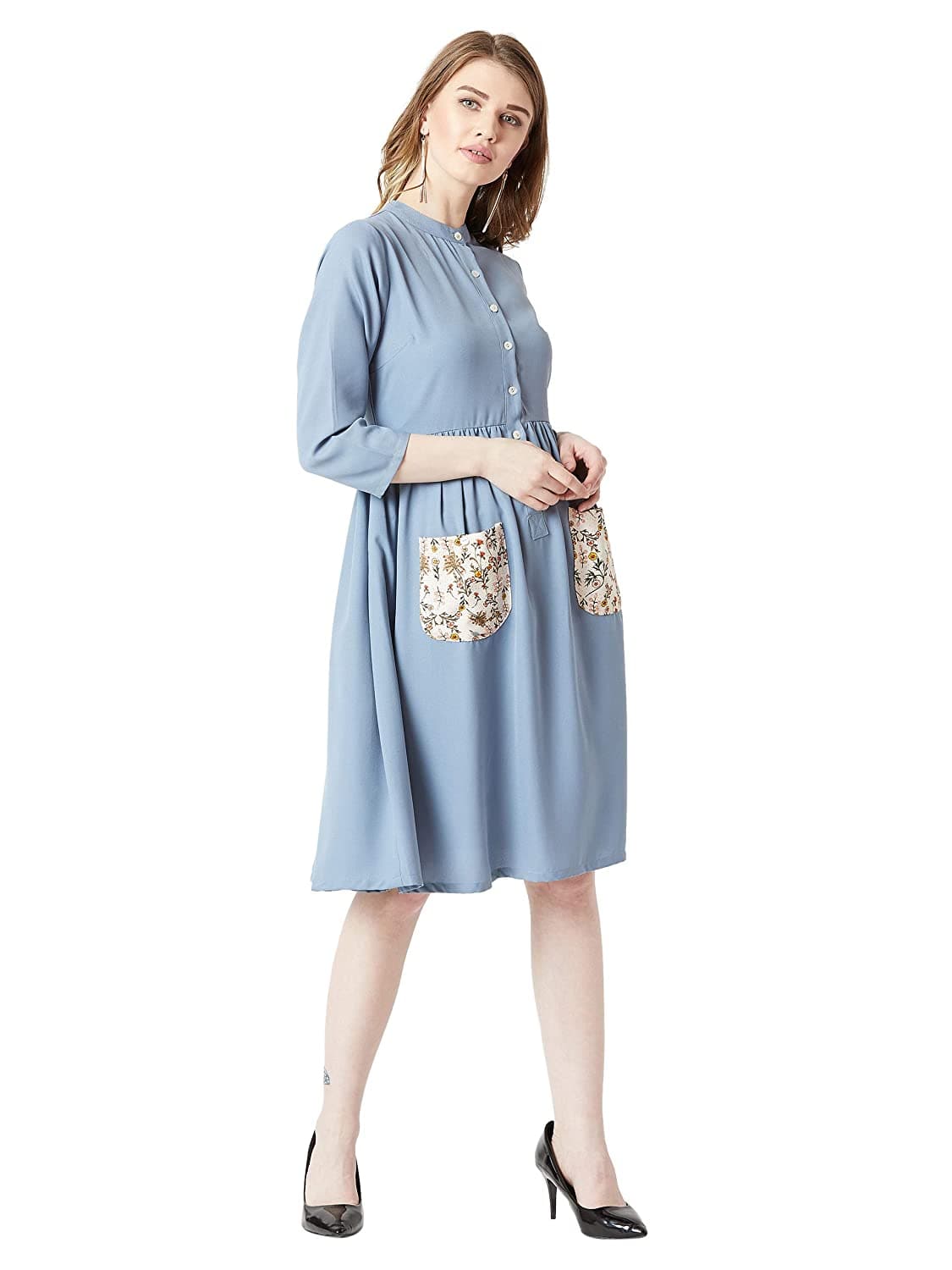 Three Quarter Sleeve Buttoned Round Neck Crepe Pleated Dress