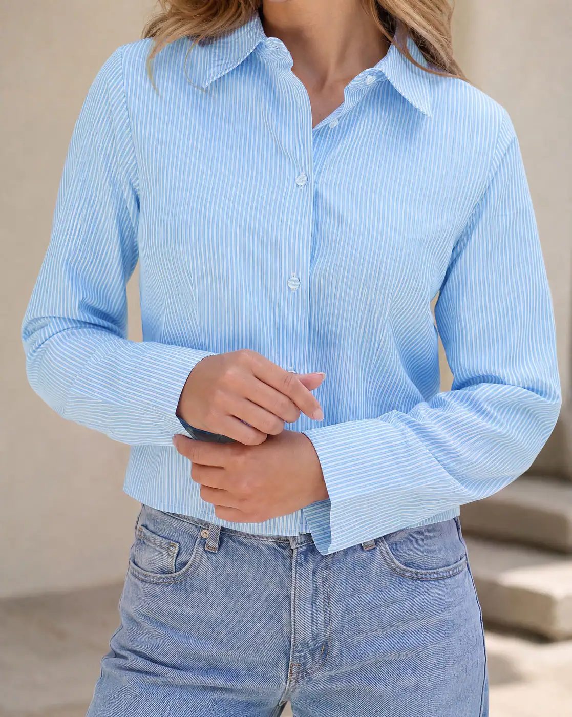Spread Collar Full Sleeve Dart Detail Striped Shirt